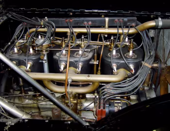Under the hood 1913 Pierce-Arrow Model 38-C Runabout