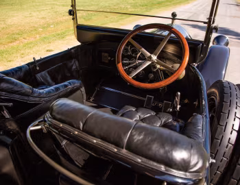 Panel frontal 1916 Pierce-Arrow Model 66-A 7-passenger Touring