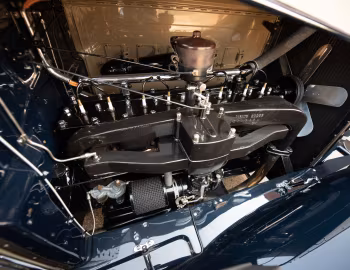 Sous la capuche 1930 Pierce-Arrow Model B Convertible Victoria by Waterhouse