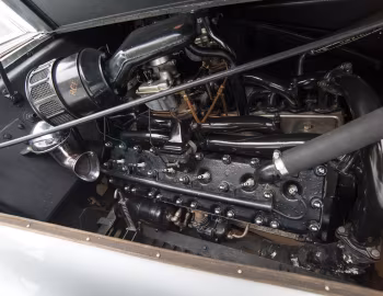 Bajo el capó 1933 Pierce-Arrow Silver Arrow