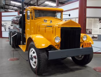 1932 Pierce-Arrow Tank Truck