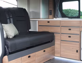 Interior 2022–pr. Pilote CV490BF '2021–pr.