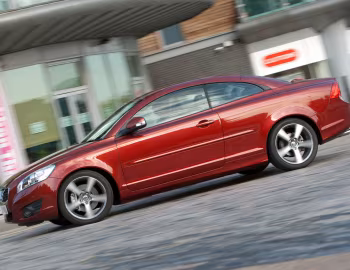 Volvo C70 D3 [UK-spec] '2010–13
