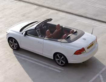 Volvo C70 D5 [UK-spec] '2010–13