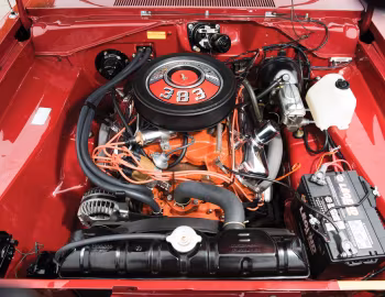 Bajo el capó 1968 Plymouth Barracuda Formula S Fastback (BH29)