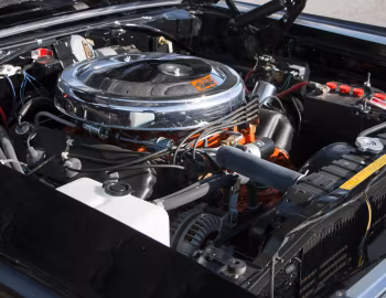 Bajo el capó 1966 Plymouth Belvedere Satellite 426 Hemi Hardtop Coupe (RP23)