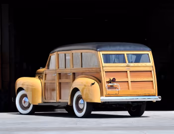 1940 Plymouth DeLuxe Station Wagon (P10)