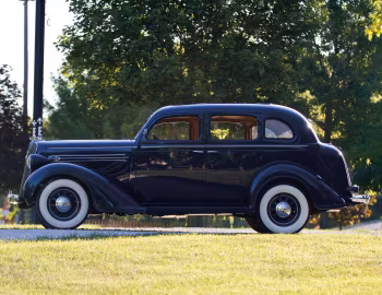 1936 Plymouth DeLuxe Model P2 Touring Sedan (805) '09.1935–08.1936