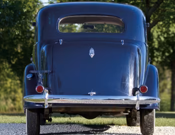1936 Plymouth DeLuxe Model P2 Touring Sedan (805) '09.1935–08.1936
