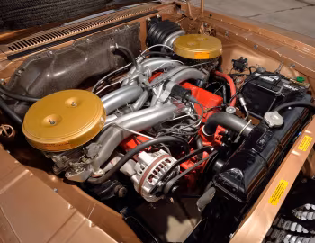 Bajo el capó 1961 Plymouth Fury Convertible (RP2-H 335)