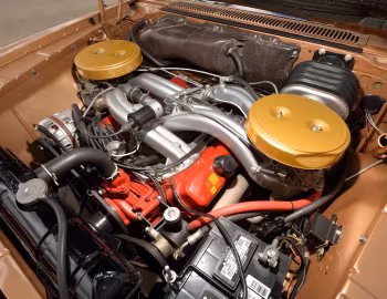 Bajo el capó 1961 Plymouth Fury Convertible (RP2-H 335)