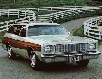 1975 Plymouth Fury Sport Suburban (RP45/46)