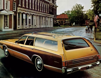 1973 Plymouth Fury Sport Suburban (PP45/46)