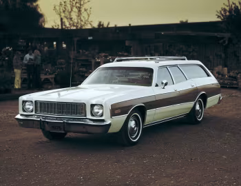 1976 Plymouth Fury Sport Suburban (RH45/46)
