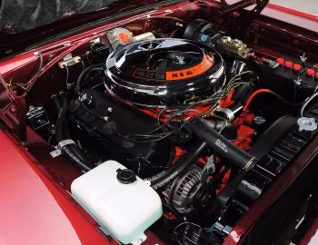 Bajo el capó 1968 Plymouth GTX 426 Hemi (RS23)