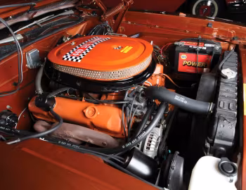 Bajo el capó 1971 Plymouth GTX 440+6 (GR2-RS23)