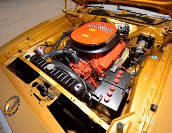 Bajo el capó 1971 Plymouth Road Runner 440+6 (GR2 RM23)
