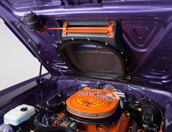 Bajo el capó 1970 Plymouth Road Runner 440+6 Coupe (FR2 RM21)