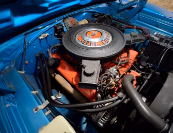 Bajo el capó 1970 Plymouth Road Runner Superbird (RM23)