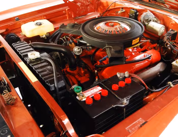 Bajo el capó 1970 Plymouth GTX (FR2-RS23)
