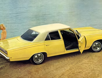 1968 Plymouth Satellite Sedan (DR1/2-H RH41)