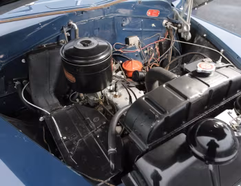 Bajo el capó 1949 Plymouth Special DeLuxe Convertible