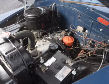 Bajo el capó 1949 Plymouth Special DeLuxe Convertible