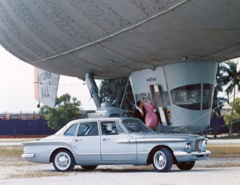 1961 Plymouth Valiant V-200 Sedan (RV1-H 133)
