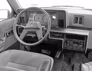 Panel frontal 1984 Plymouth Voyager LE (P36)