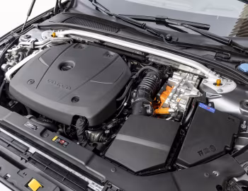 Sous la capuche Volvo S60 T8 Polestar Engineered [Worldwide] '2018–pr.