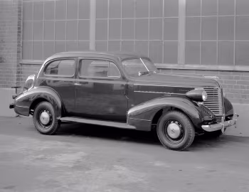 1938 Pontiac DeLuxe Six 2-door Touring Sedan (2611) '10.1937–38