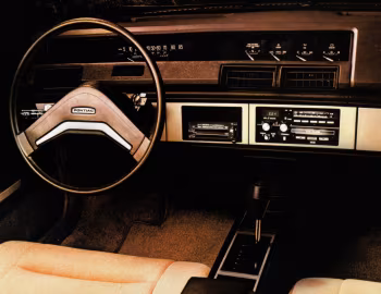 Panel frontal 1982 Pontiac 6000 LE Sedan (2A G19)