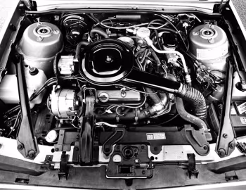 Bajo el capó 1983–84 Pontiac 6000 STE (2A H19)