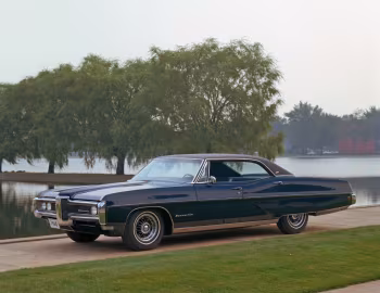 1968 Pontiac Bonneville Brougham Hardtop Sedan (26239)