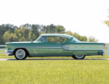 1958 Pontiac Bonneville Custom Tri-Power Sport Coupe (2547SD)