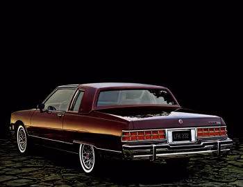 1981 Pontiac Bonneville Brougham Coupe (Q37)