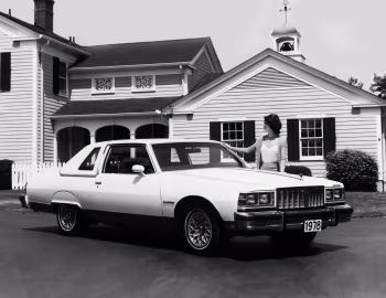 1978 Pontiac Bonneville Brougham Coupe (2B Q37)