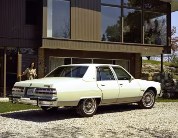 1979 Pontiac Bonneville Brougham Sedan (Q69)