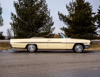 1961 Pontiac Bonneville Convertible (2867)