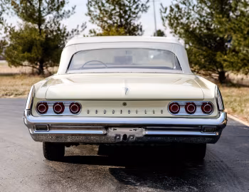 1961 Pontiac Bonneville Convertible (2867)