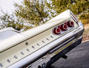 1961 Pontiac Bonneville Convertible (2867)
