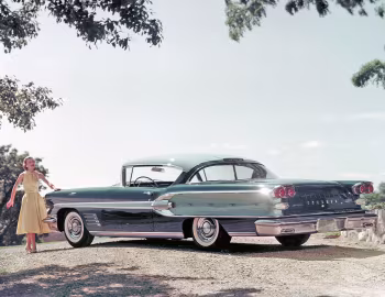 1958 Pontiac Bonneville Custom Sport Coupe (2547SD)