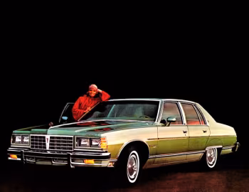 1977 Pontiac Bonneville Sedan (2B N69)