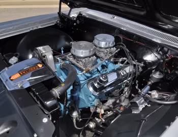 Bajo el capó 1963 Pontiac Catalina Super-Duty 421 Factory Lightweight (2347)