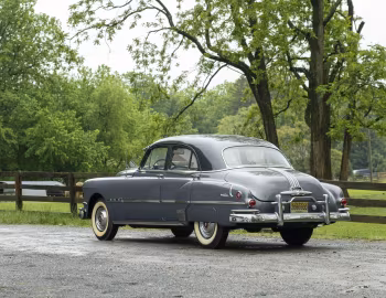 1951 Pontiac Chieftain DeLuxe Eight Sedan (2769)