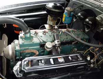 Bajo el capó 1951 Pontiac Chieftain DeLuxe Eight Sedan (2769)