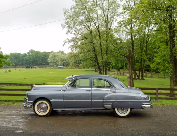 1951 Pontiac Chieftain DeLuxe Eight Sedan (2769)