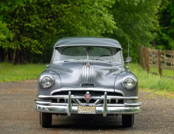 1951 Pontiac Chieftain DeLuxe Eight Sedan (2769)