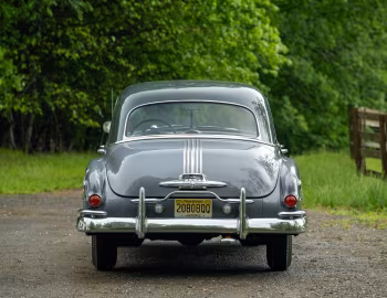 1951 Pontiac Chieftain DeLuxe Eight Sedan (2769)