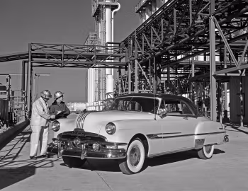 1952 Pontiac Chieftain DeLuxe Catalina 2-door Hardtop (2537D)